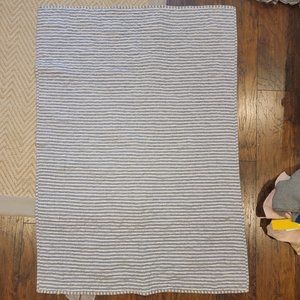 Montauk Linen blanket and Bed Skirt